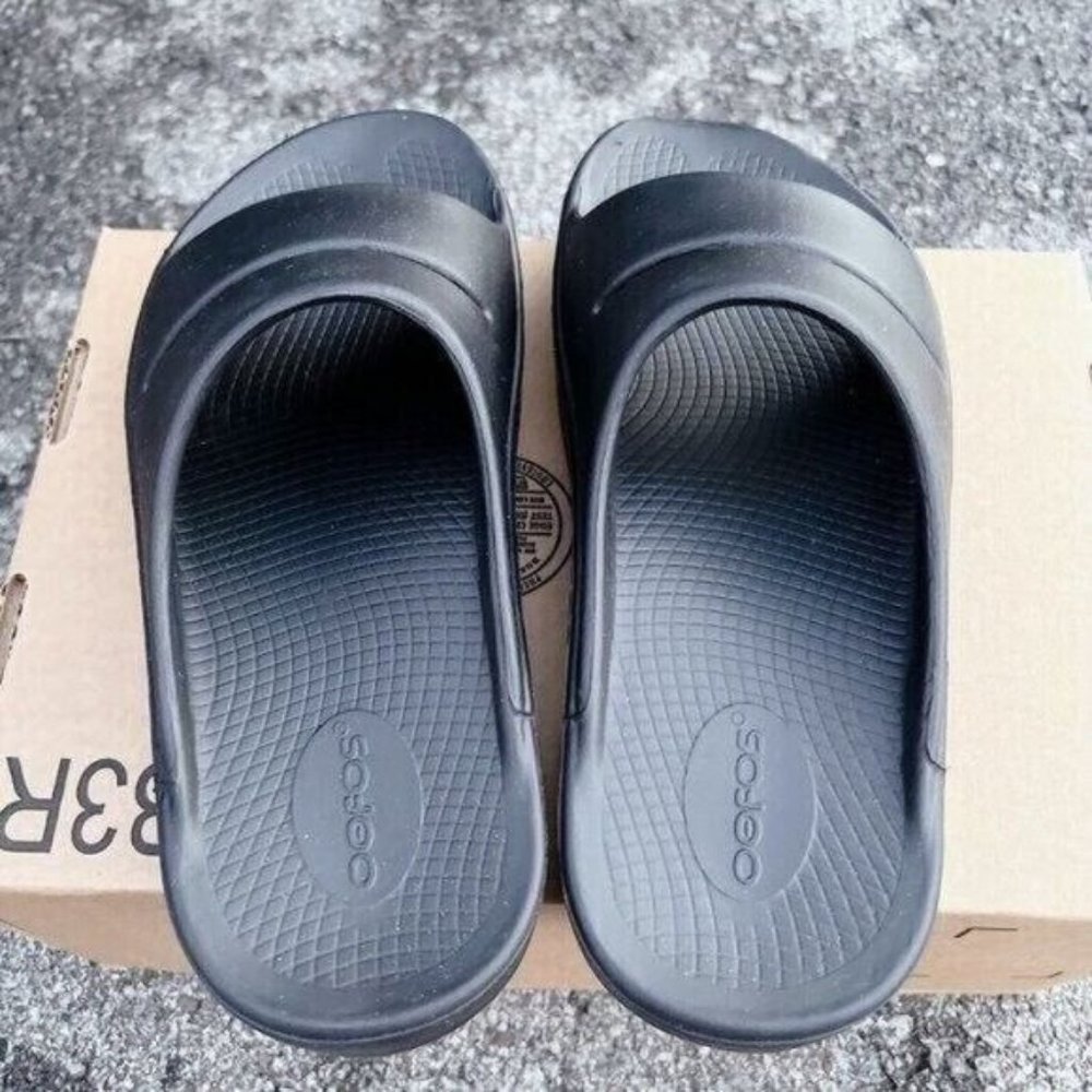 OOFOS Ooahh Luxe Sandal Slide Black Waterproof EU 41 Womens US 10/ Mens US 8 - Picture 3 of 7